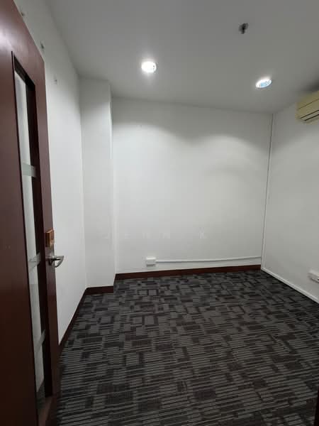 Wcega Tower, 21 Bukit Batok Crescent, 106 sqft, Light Industrial (B1) For Rent, by Jenn K, 60053196 - CommercialGuru.com.sg