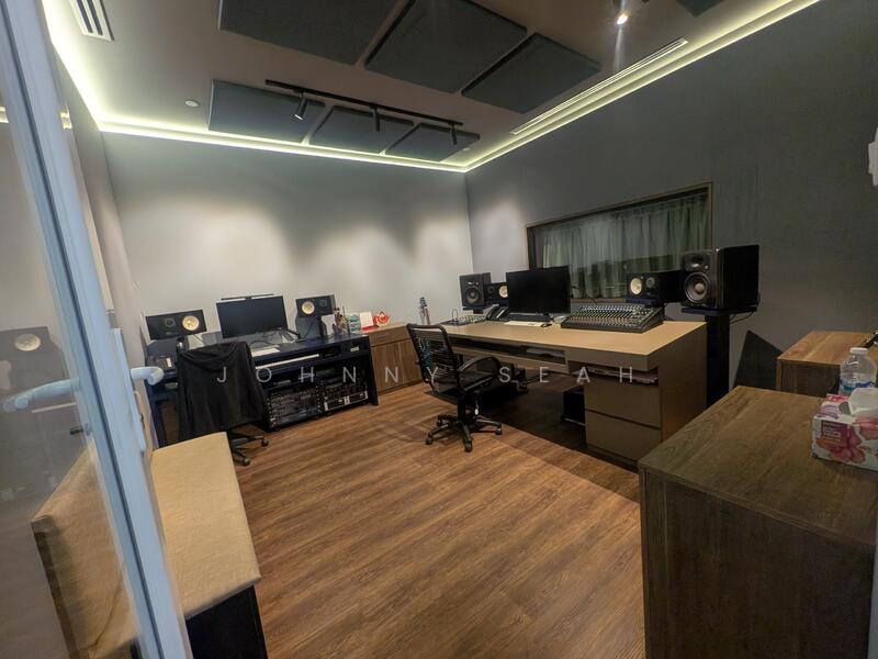 CT Hub, 2 Kallang Avenue, 1,905 sqft, Light Industrial (B1) For Sale, by Johnny Seah, 60053458 - Others - CommercialGuru.com.sg