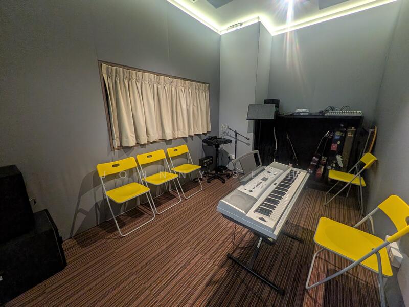 CT Hub, 2 Kallang Avenue, 1,905 sqft, Light Industrial (B1) For Sale, by Johnny Seah, 60053458 - Study - CommercialGuru.com.sg