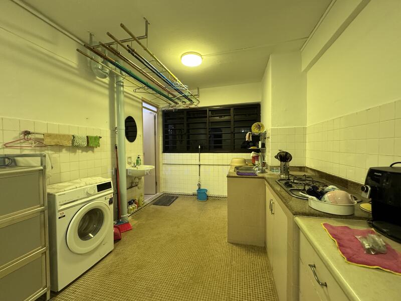 For Rent - 304 Clementi Avenue 4