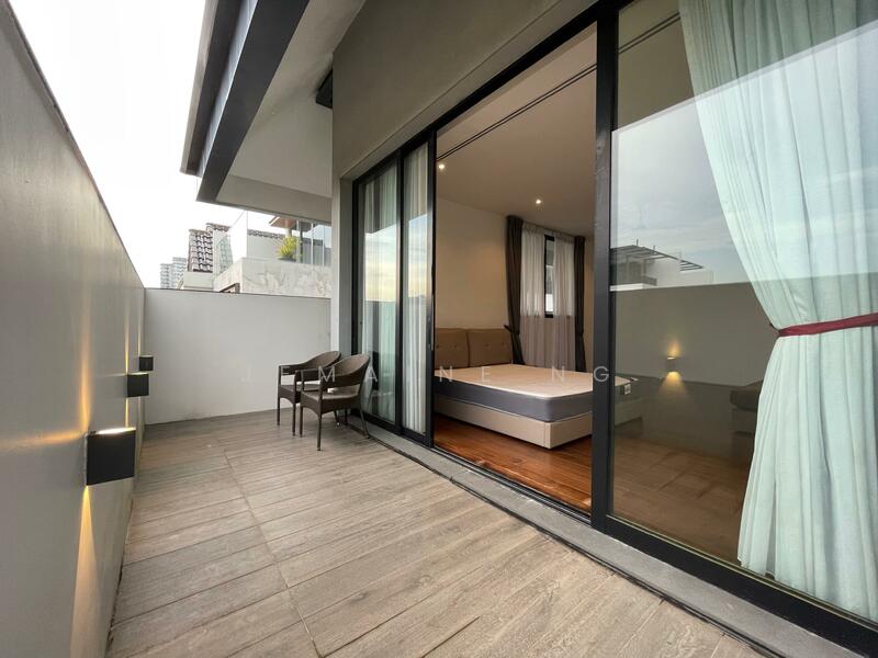 FREEHOLD CORNER TERRACE MOVE IN CONDITION, Eunos / Geylang / Paya Lebar, 5 Bedrooms, 4,364 sqft, Corner Terrace For Sale, by Jemaine Ng, 60054155 - Balcony - PropertyGuru.com.sg