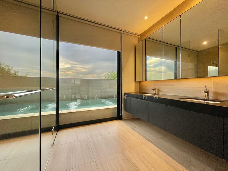 FREEHOLD CORNER TERRACE MOVE IN CONDITION, Eunos / Geylang / Paya Lebar, 5 Bedrooms, 4,364 sqft, Corner Terrace For Sale, by Jemaine Ng, 60054155 - Bathroom - PropertyGuru.com.sg