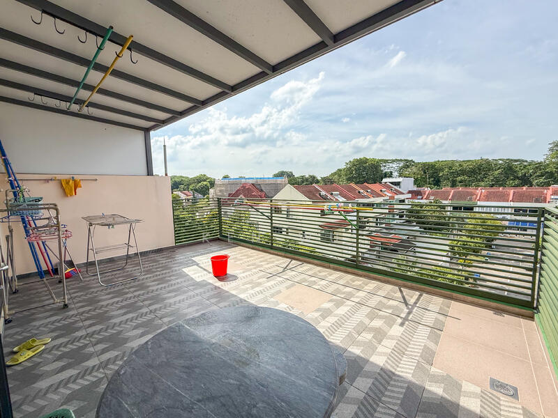For Rent - Heeton Park