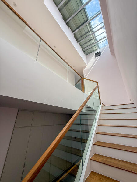 For Rent - Heeton Park