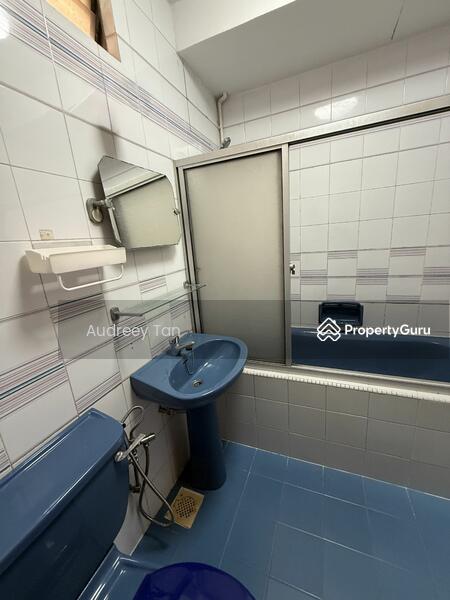 For Rent - Sixth Avenue Centre