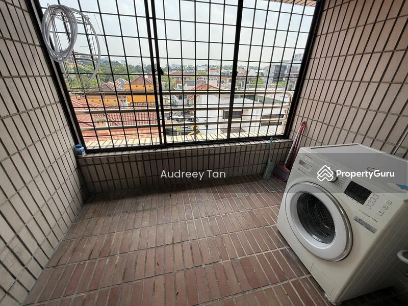 For Rent - Sixth Avenue Centre