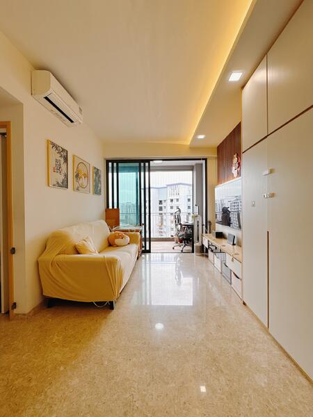 The Luxurie, 11 Compassvale Road, 2 Bedrooms, 883 sqft, Condominium For Sale, by King Tang, 60054624 - Living Room - PropertyGuru.com.sg