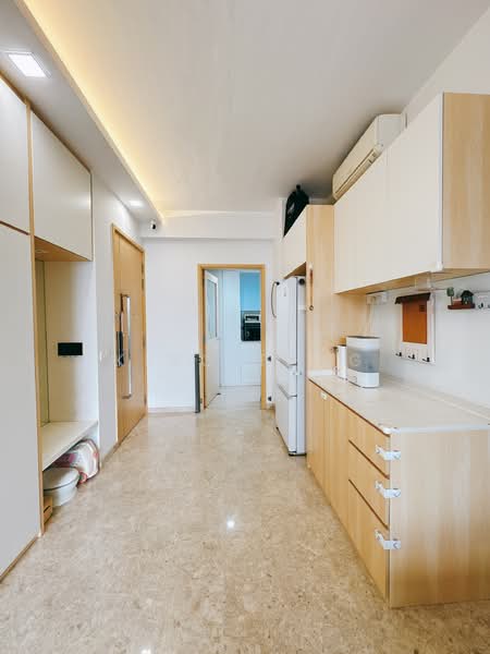 The Luxurie, 11 Compassvale Road, 2 Bedrooms, 883 sqft, Condominium For Sale, by King Tang, 60054624 - Kitchen - PropertyGuru.com.sg