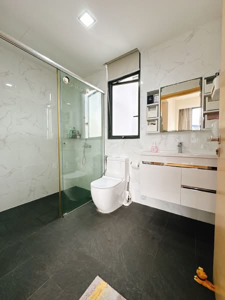 The Luxurie, 11 Compassvale Road, 2 Bedrooms, 883 sqft, Condominium For Sale, by King Tang, 60054624 - Bathroom - PropertyGuru.com.sg