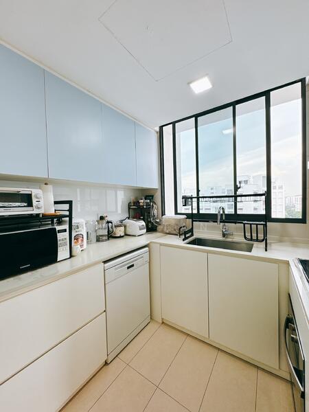 The Luxurie, 11 Compassvale Road, 2 Bedrooms, 883 sqft, Condominium For Sale, by King Tang, 60054624 - Kitchen - PropertyGuru.com.sg