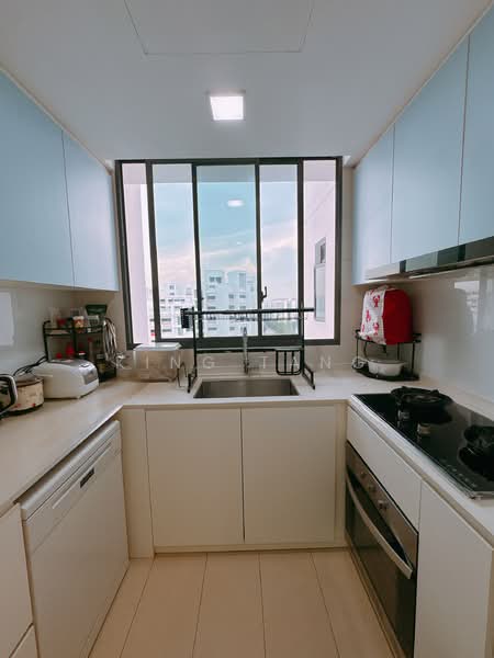 The Luxurie, 11 Compassvale Road, 2 Bedrooms, 883 sqft, Condominium For Sale, by King Tang, 60054624 - Kitchen - PropertyGuru.com.sg