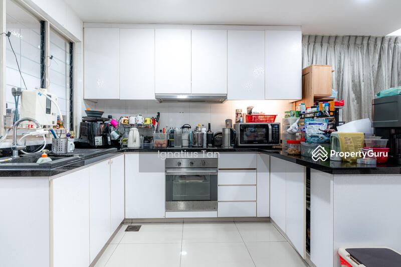 Dry Kitchen