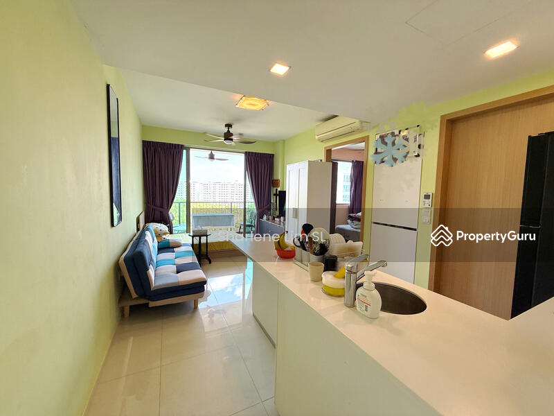 Island at kitchen 