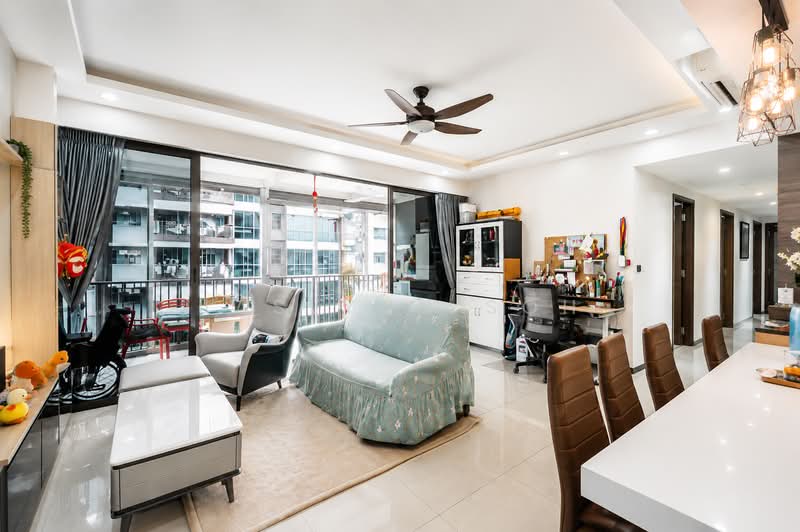 Bellewoods, 122 Woodlands Avenue 5, 5 Bedrooms, 1,528 sqft, Executive Condominium For Sale, by Jaslynn Soh, 60054806 - Living Room - PropertyGuru.com.sg