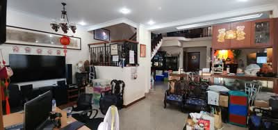 For Sale - Sleek Designer Living in Siglap