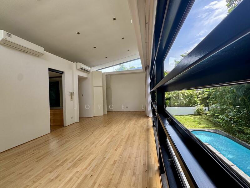 Masteroom room with walk in closet