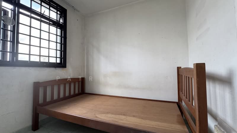 Utility room with window 