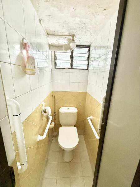 118 Lorong 1 Toa Payoh, 118 Lorong 1 Toa Payoh, Room Rental, 100 sqft, HDB Flat For Rent, by Jade Lee, 60055373 - Bathroom - PropertyGuru.com.sg