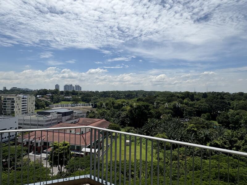 The Crest, 105 Prince Charles Crescent, 1 Bedroom, 635 sqft, Condominium For Rent, by Linda SL Tan, 60055657 -  Balcony view - PropertyGuru.com.sg