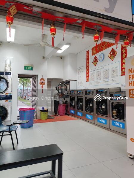 24-hr laundrette nearby