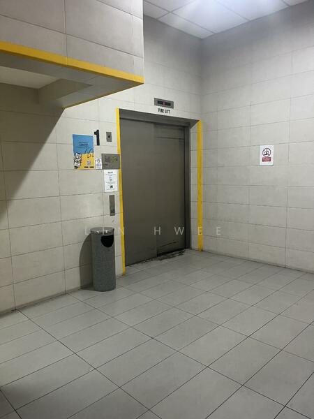 Woodlands Bizhub, 242 Woodlands Industrial Park E5, 85 sqft, Factory / Workshop (B2) For Rent, by Lin Hwee, 60055941 - Corridor - CommercialGuru.com.sg