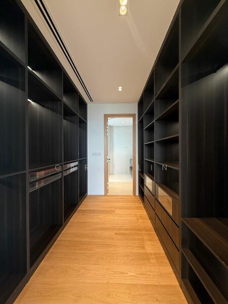 Jr master walk-in wardrobe