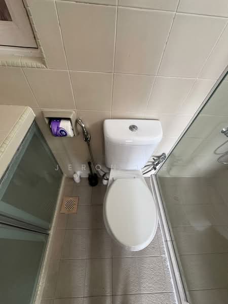 Pine Grove, 1F Pine Grove, Room Rental, 180 sqft, Condominium For Rent, by Jeron Lee, 60056295 - Bathroom - PropertyGuru.com.sg