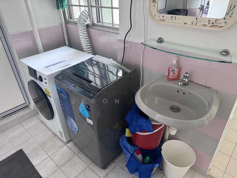 Pine Grove, 1F Pine Grove, Room Rental, 155 sqft, Condominium For Rent, by Jeron Lee, 60056303 - Bathroom - PropertyGuru.com.sg