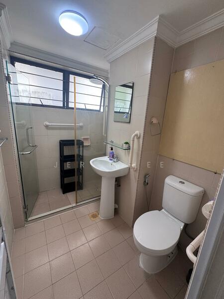 Pine Grove, 1F Pine Grove, Room Rental, 155 sqft, Condominium For Rent, by Jeron Lee, 60056303 - Bathroom - PropertyGuru.com.sg