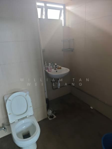 Eco-Tech @ Sunview, 1 Sunview Road, 1,000 sqft, Light Industrial (B1) For Rent, by William Tan Wei Liang, 60056880 - Bathroom - CommercialGuru.com.sg