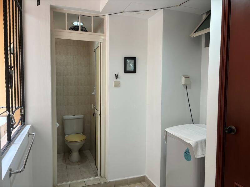 Yard with Helper's Room and toilet