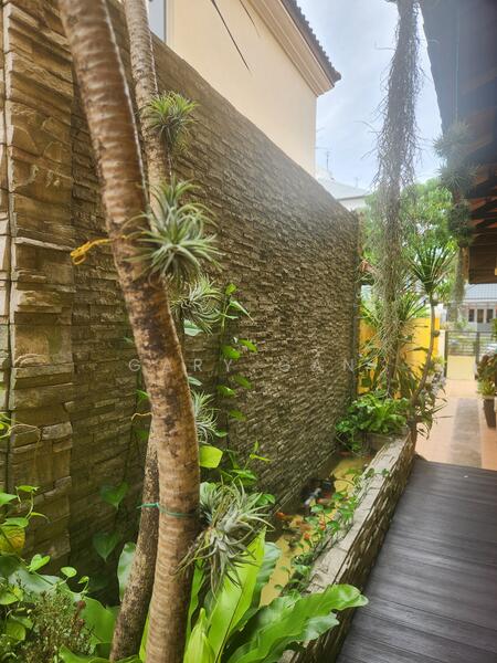 For Sale - Loyang Villas
