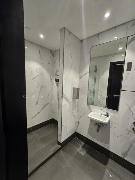 mTower, 460 Alexandra Road, 6,049 sqft, Office For Rent, by Christopher Kwek, 60057239 - Bathroom - CommercialGuru.com.sg