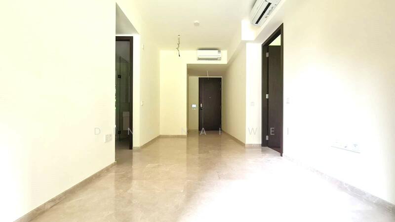 Large and spacious living / dining room