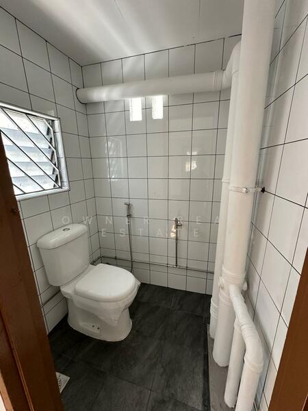 Arab Street, , 916 sqft, Food & Beverage For Rent, by Cynthia Woon, 60057633 - Bathroom - CommercialGuru.com.sg