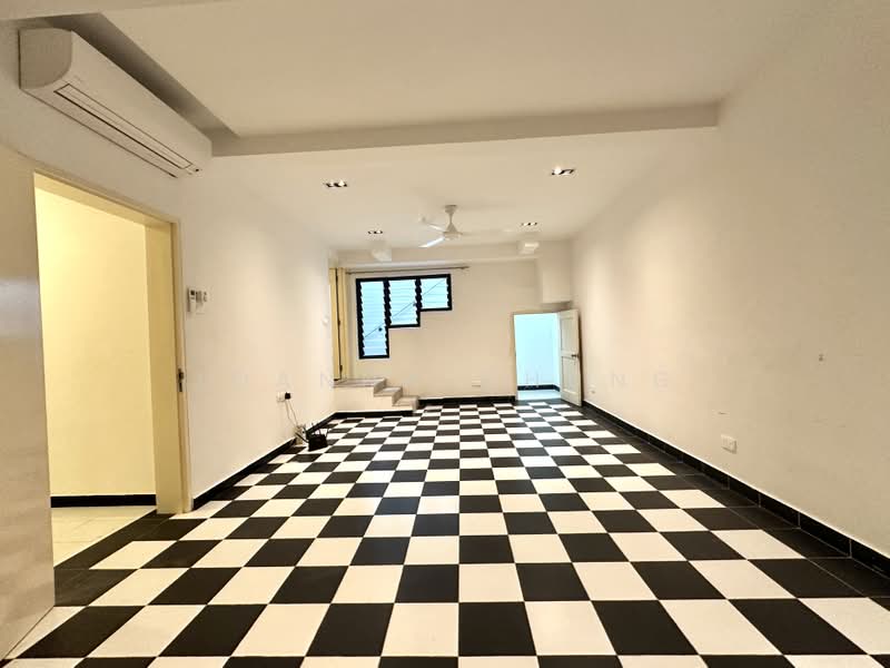 Windsor Park Estate, Windsor Park Road, 1 Bedroom, 800 sqft, Bungalow House For Rent, by Joanna Chung, 60057661 - PropertyGuru.com.sg