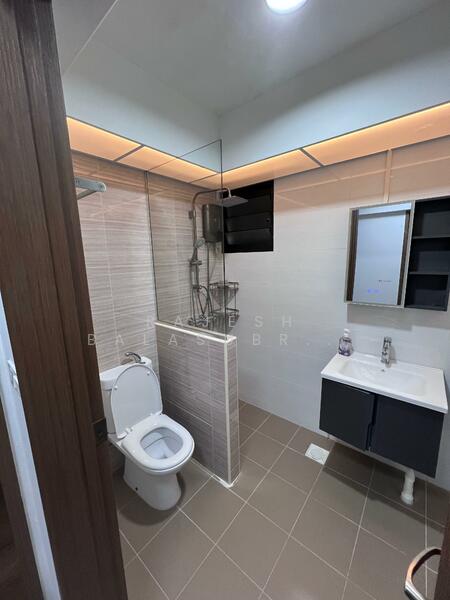 801C West Coast Crescent, 801C West Coast Crescent, Room Rental, 300 sqft, HDB Flat For Rent, by Rajesh Balasubramanian, 60058547 - Bathroom - PropertyGuru.com.sg