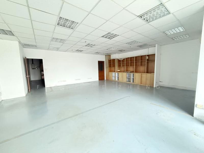Tradehub 21, 8 Boon Lay Way, Boon Lay / Jurong / Tuas, 1,485 sqft, Light Industrial (B1) For Rent, by Florence Zheng Zhen, 60058976 - CommercialGuru.com.sg