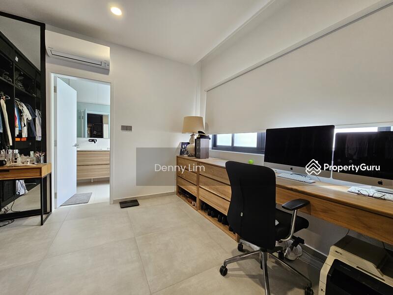 Study + Walk-In Wardrobe in Master Bedroom