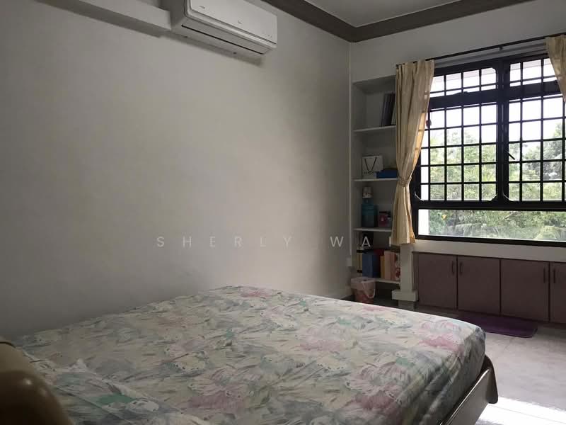 664B Jurong West Street 64 HDB Flat For Sale at S$ 650,000 | PropertyGuru Singapore - Bedroom