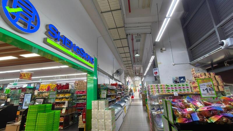 Short walk to 24/7 Sheng Shiong