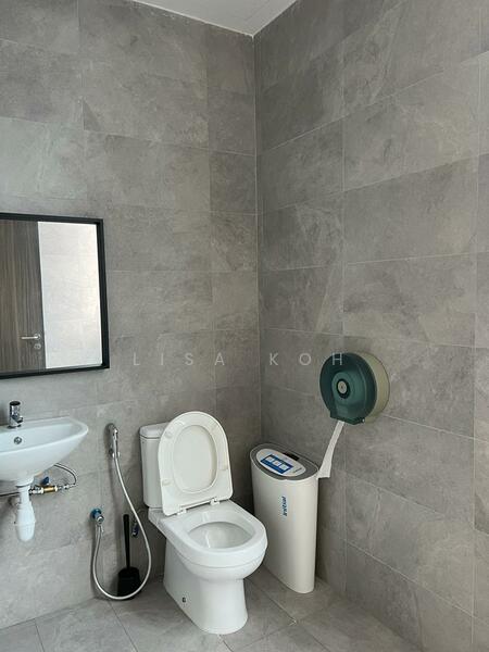 Lebond, 7 Harvey Road, 1,163 sqft, Light Industrial (B1) For Rent, by Lisa Koh, 60059684 - Ensuite Toilet - CommercialGuru.com.sg
