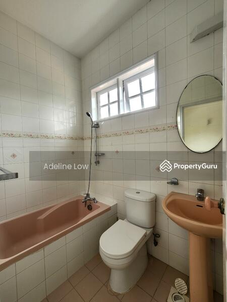 Ensuite Bath 3