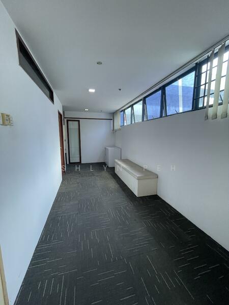 Shun Li Industrial Complex, 705 Sims Drive, 520 sqft, Light Industrial (B1) For Rent, by Ashlyn Peh, 60059745 - Corridor - CommercialGuru.com.sg