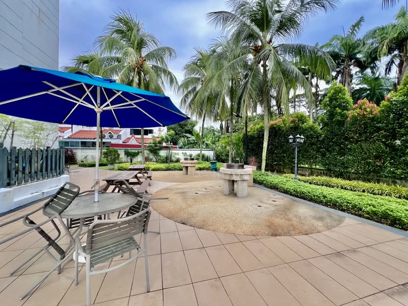 Villa De West, 385 Pasir Panjang Road, Room Rental, 140 sqft, Condominium For Rent, by Eric Leong M.Y., 60059814 - Garden - PropertyGuru.com.sg