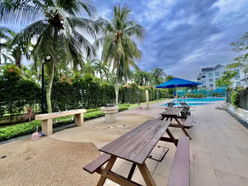 Villa De West, 385 Pasir Panjang Road, Room Rental, 140 sqft, Condominium For Rent, by Eric Leong M.Y., 60059814 - Pool - PropertyGuru.com.sg
