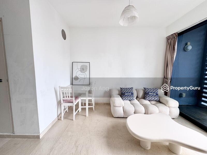Spacious living and dining area