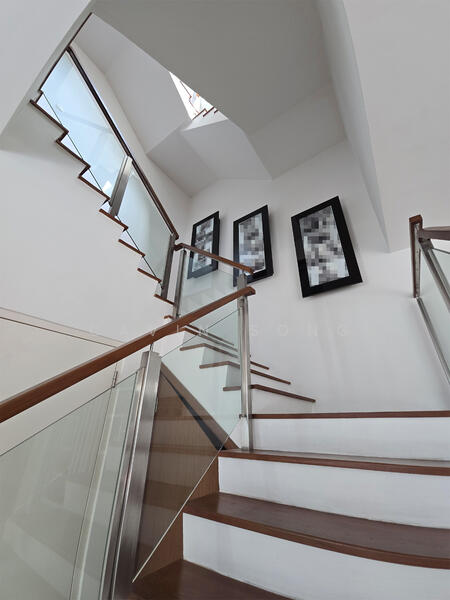 Natural lighting in the stairwell.