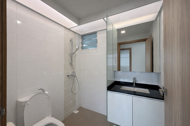 451B Bukit Batok West Avenue 6, 451B Bukit Batok West Avenue 6, 3 Bedrooms, 1,001 sqft, HDB Flat For Rent, by Alex Toh C W, 60060938 - Bathroom - PropertyGuru.com.sg