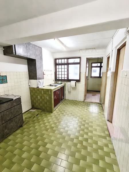 11 Upper Boon Keng Road HDB Flat For Sale at S$ 430,000 | PropertyGuru Singapore - Kitchen